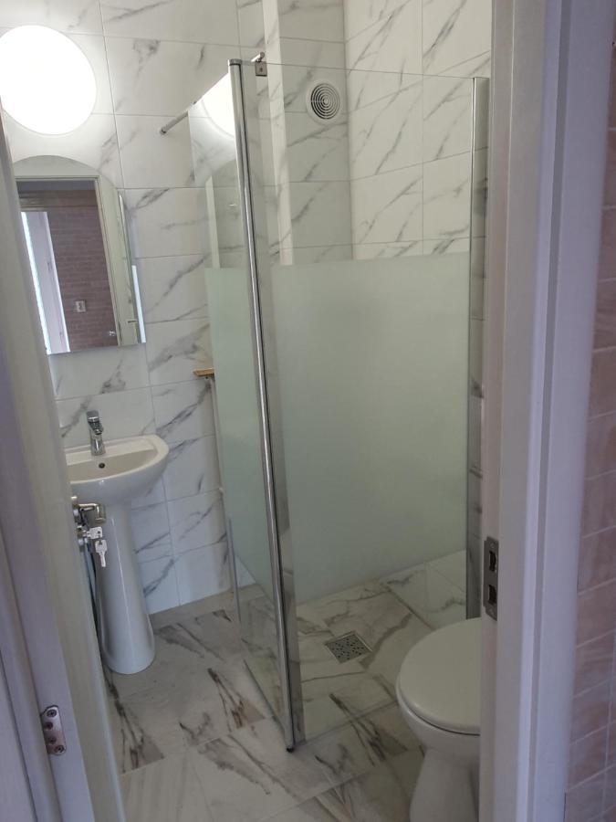Vila Sunset 2 Aparthotel Galaţi Екстериор снимка
