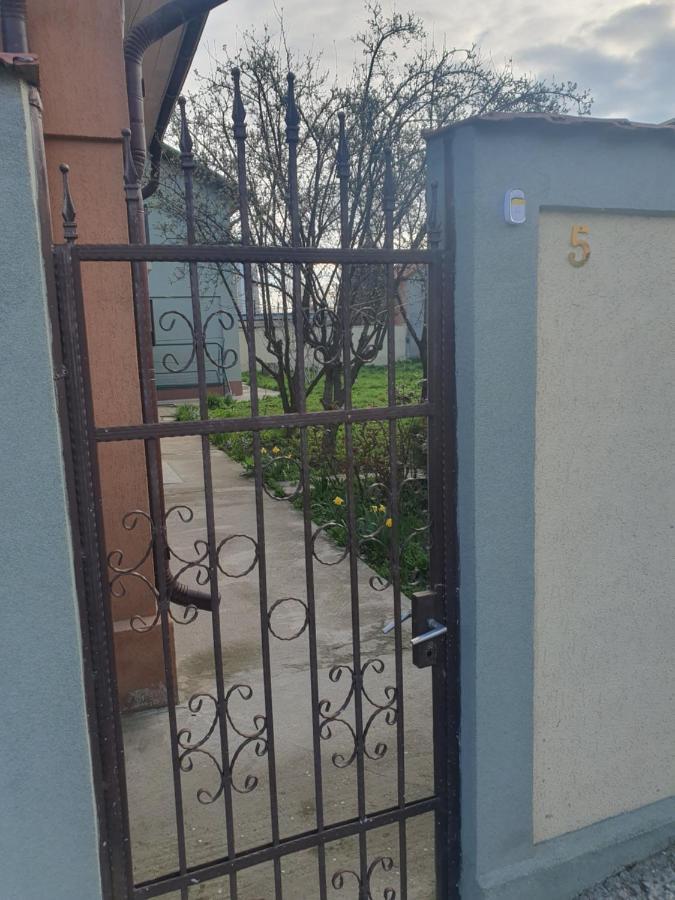 Vila Sunset 2 Aparthotel Galaţi Екстериор снимка